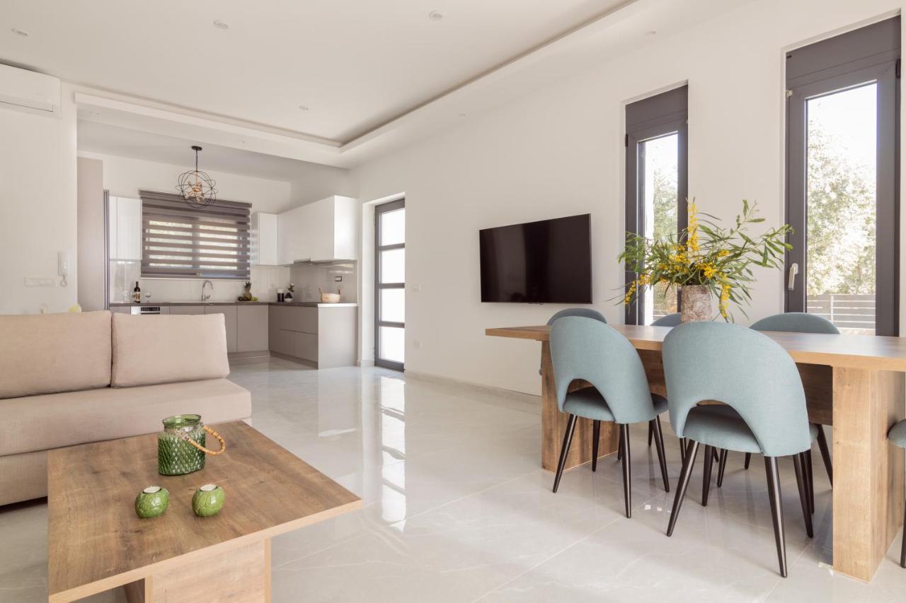 Solis Ortus Villa! Вилла Каламакион