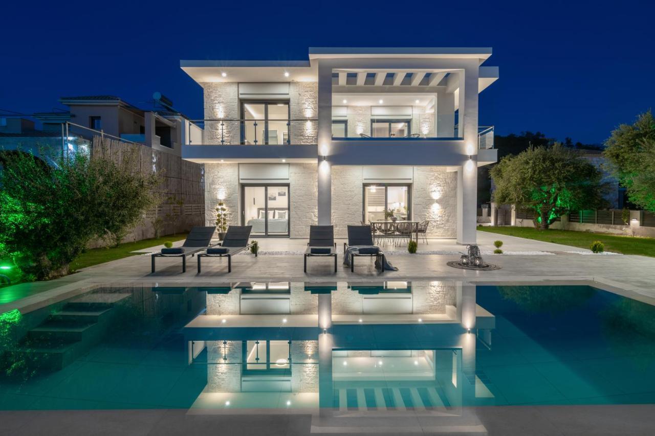 Solis Ortus Villa! *